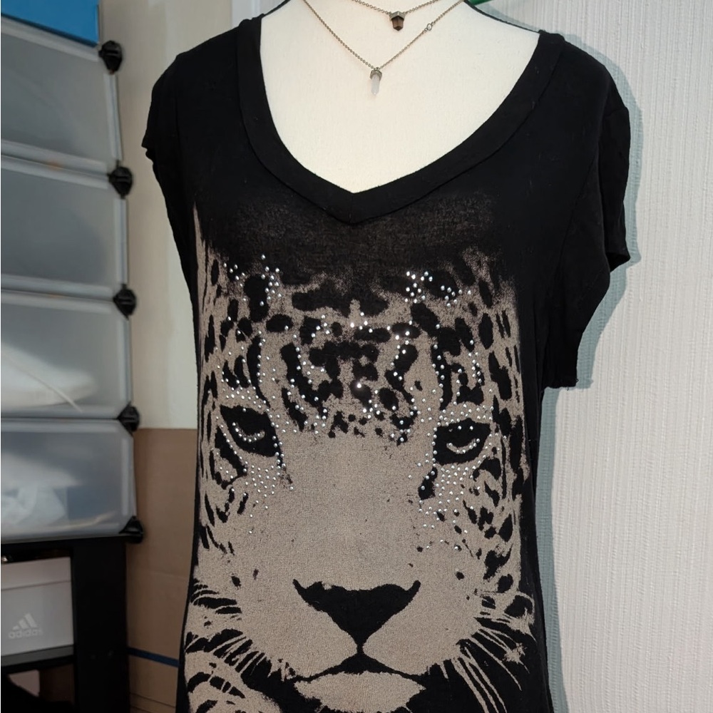 Cream and Black Short Sleeve Graphic Tee